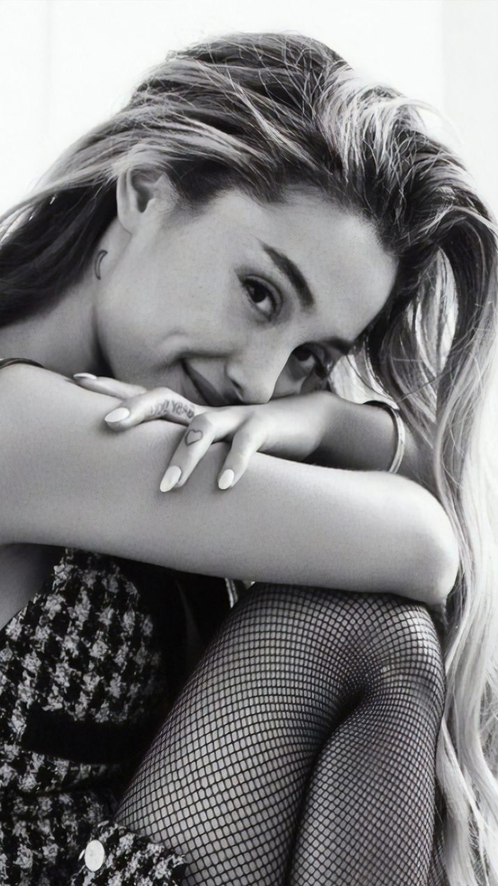 Ariana Grande Wallpaper 1
