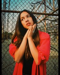 Olivia Rodrigo Wallpaper 12