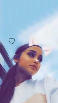 Ariana Grande aesthetic  Ariana grande wallpaper, Ariana grande  photoshoot, Ariana grande cute