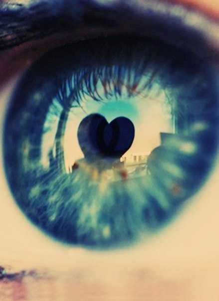 Tablet Heart With Eyes Wallpaper 1 Tablet Heart With Eyes Wallpaper 1